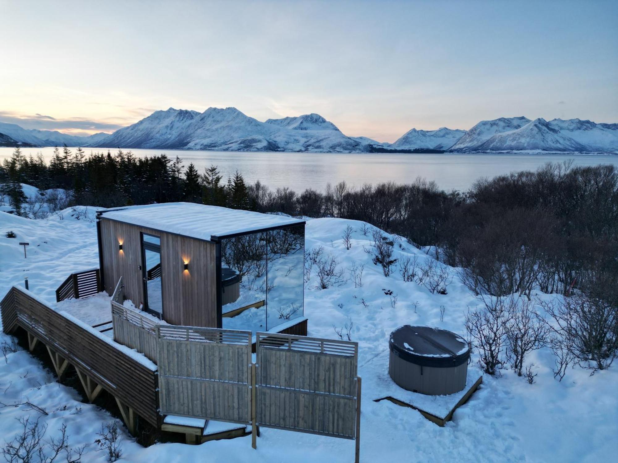 Wonderinn Arctic Utstrand Bagian luar foto
