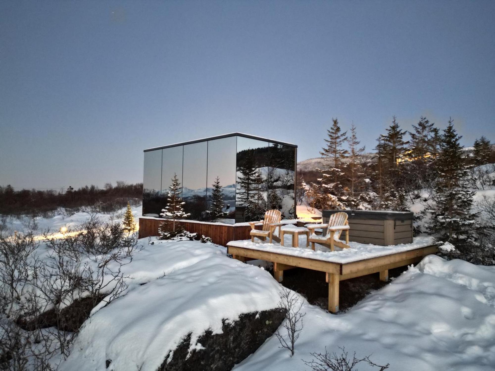 Wonderinn Arctic Utstrand Bagian luar foto